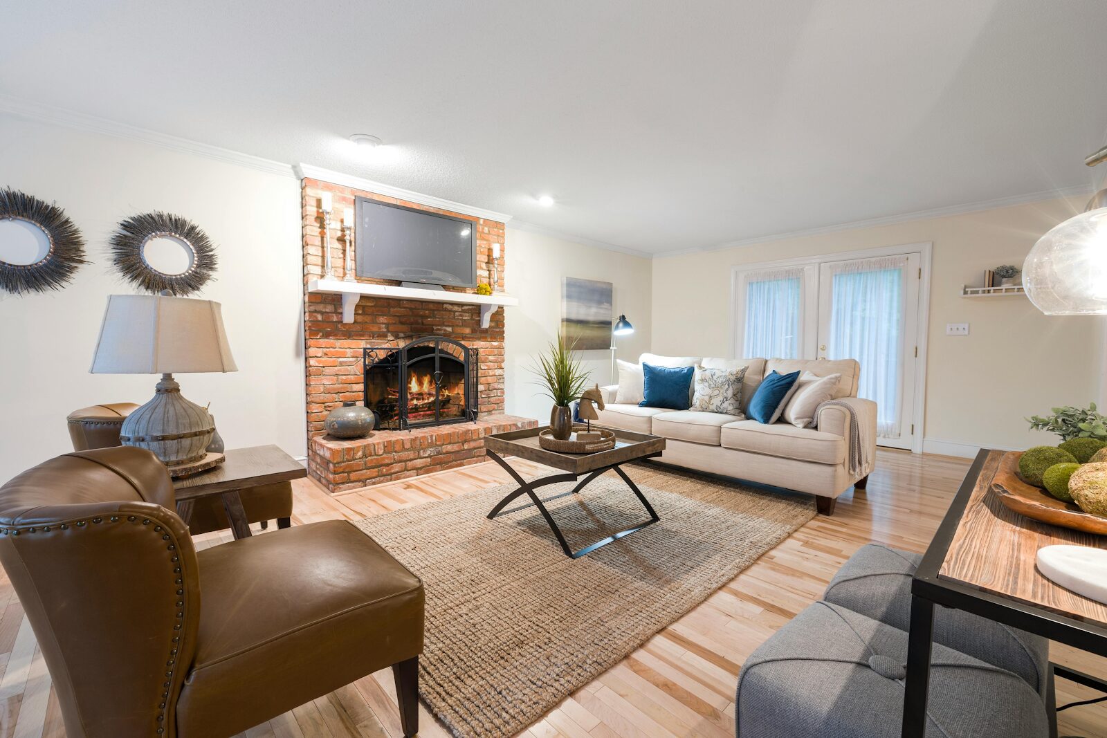 https://www.pexels.com/photo/brown-couch-in-the-living-room-8584020/