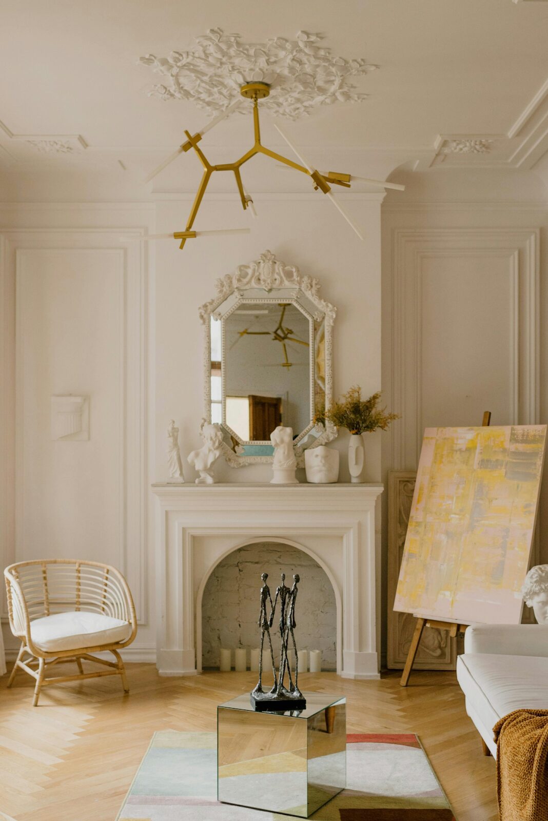 https://www.pexels.com/photo/luxury-living-room-5806989/
